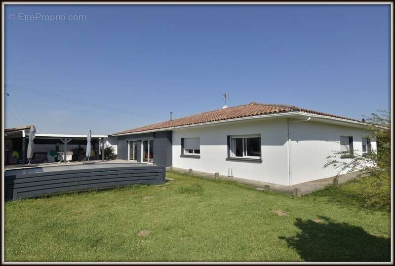 Proche dax ( 10 mn côté est ) - magnifique villa t7 de 2007 plain pied - piscine - 4 salles d'eau - photo 14