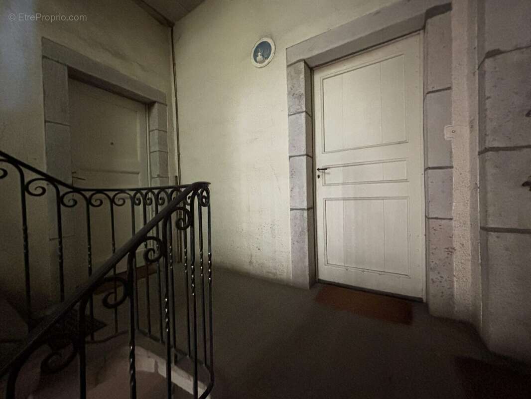 Appartement 372 m² à Les Vans  - photo 5