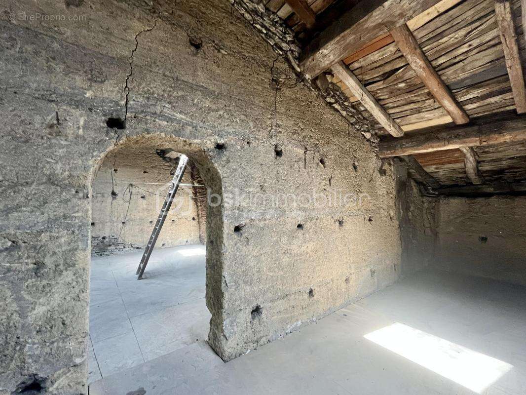 Appartement à CRECHES-SUR-SAONE