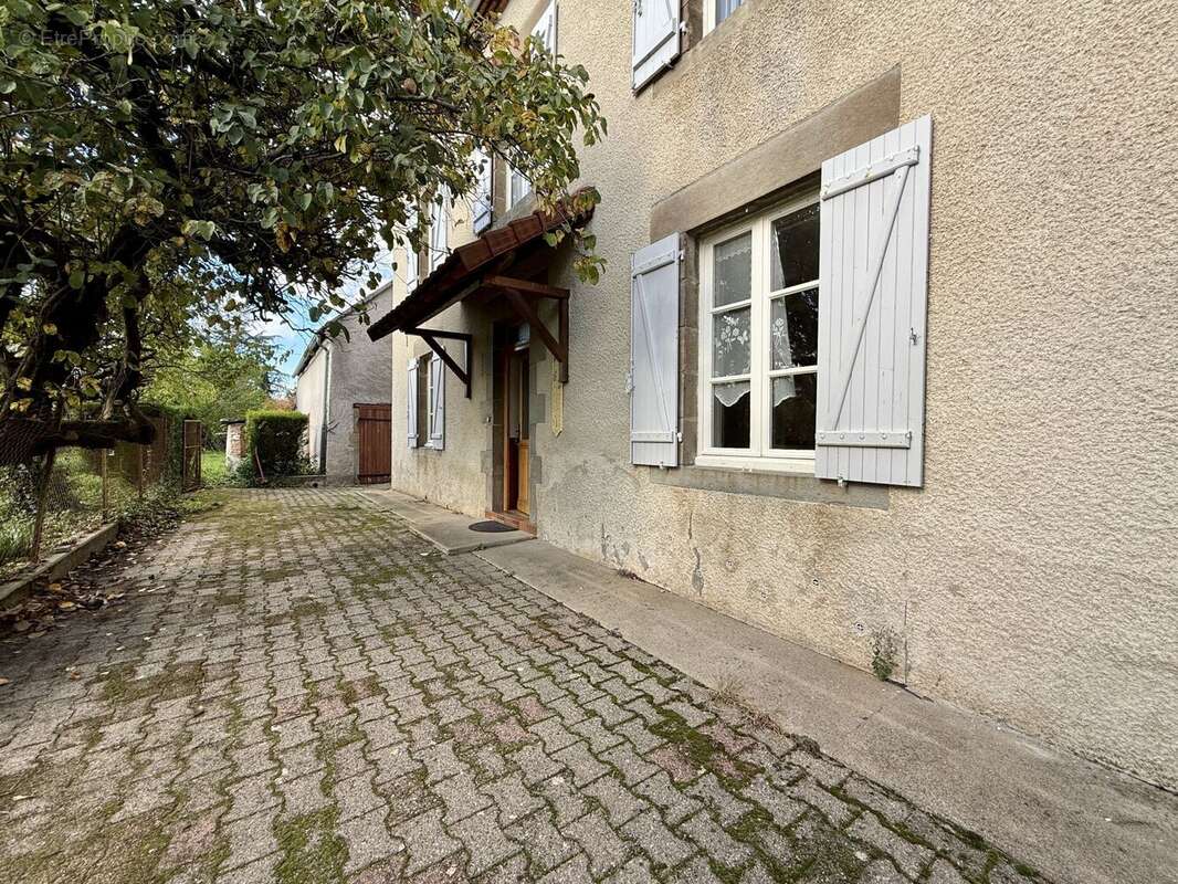 Maison à SAINT-SYLVESTRE-PRAGOULIN