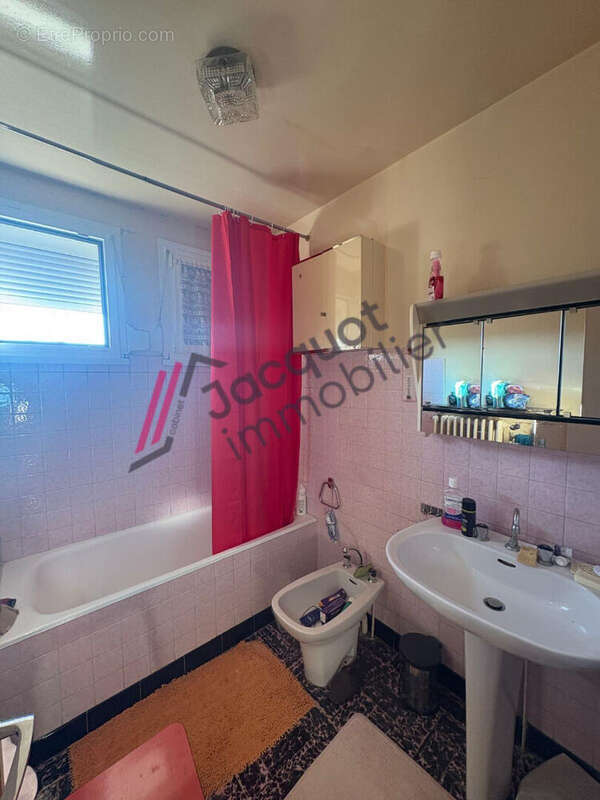 Maison à CHAMPAGNOLE