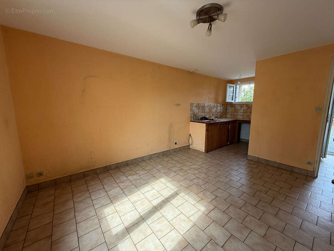 Maison La Chapelle Du Genêt , 3 chambres , garage, jardin - photo 2