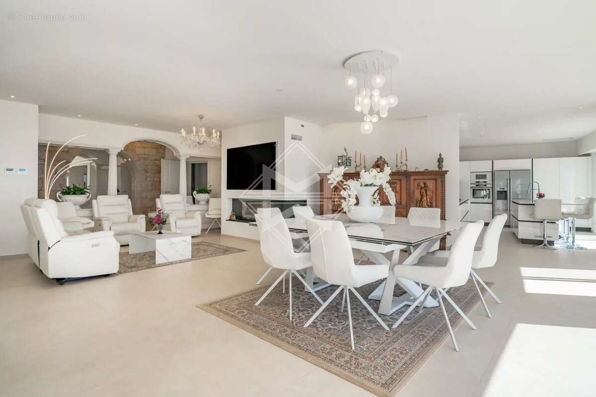 Maison à CAGNES-SUR-MER