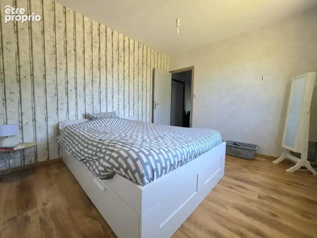 Maison Saint Pierre D'eyraud 8 pièce(s) 159 m2 avec garage de 424m2 - photo 12