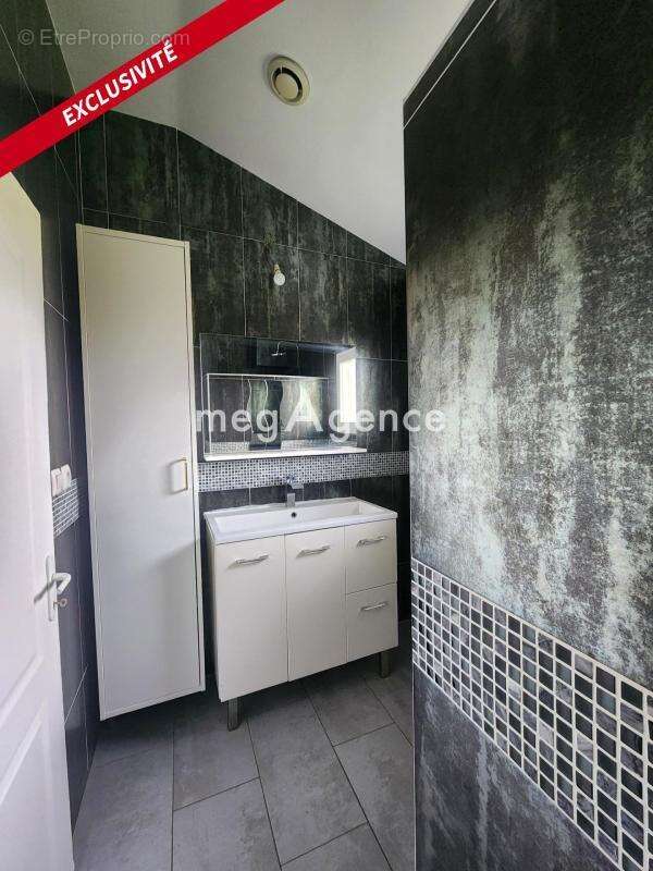 Maison à SAINT-CHRISTOLY-DE-BLAYE