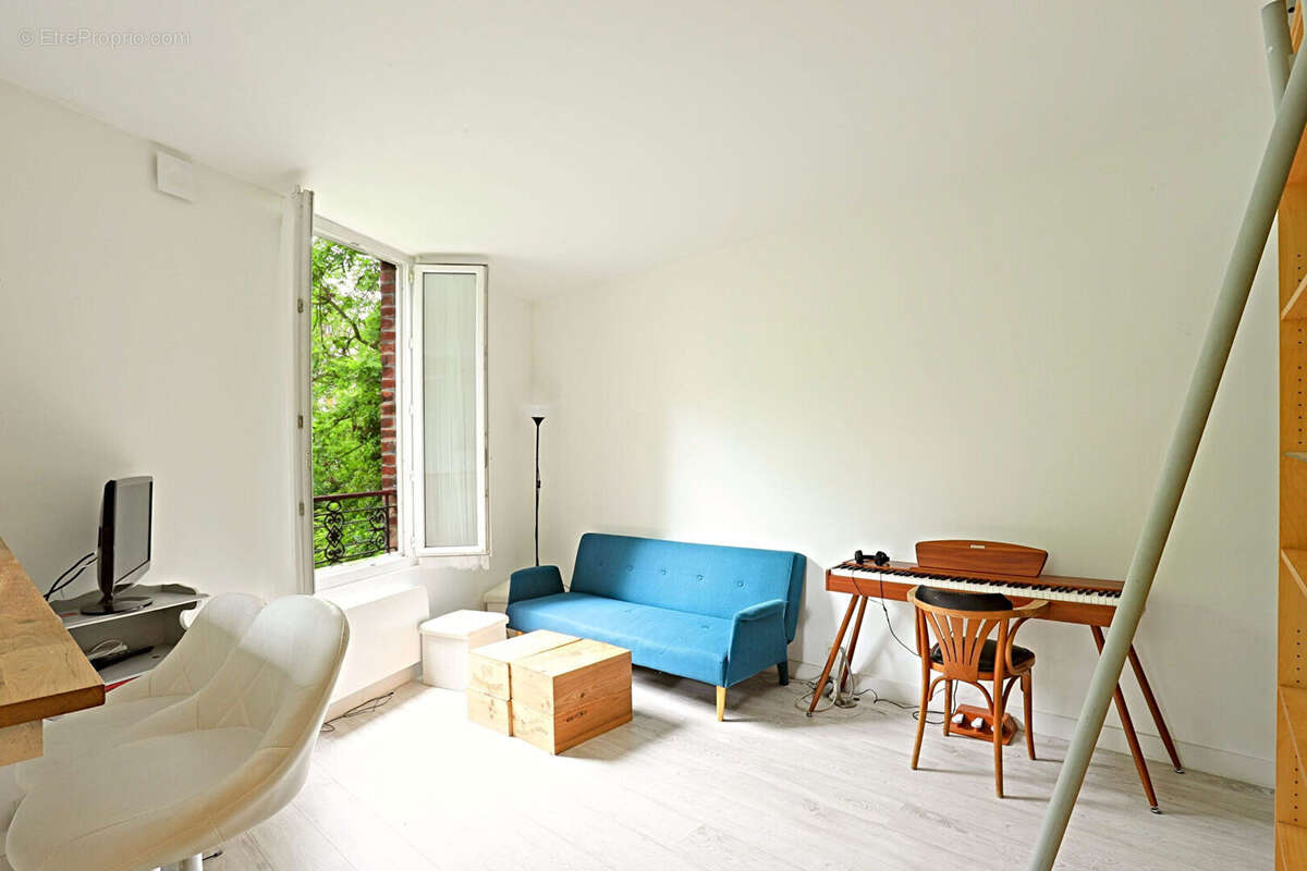 Appartement à PARIS-14E