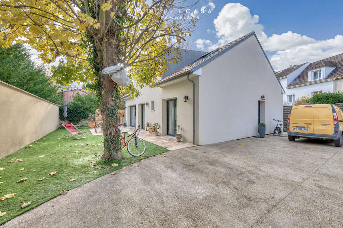 Maison à LE PERREUX-SUR-MARNE