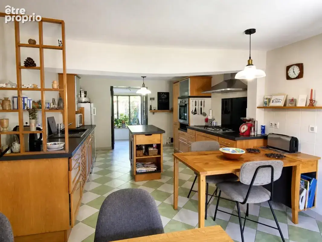 Maison 4 chambres de 212 m² à Saint-Fraigne - photo 10