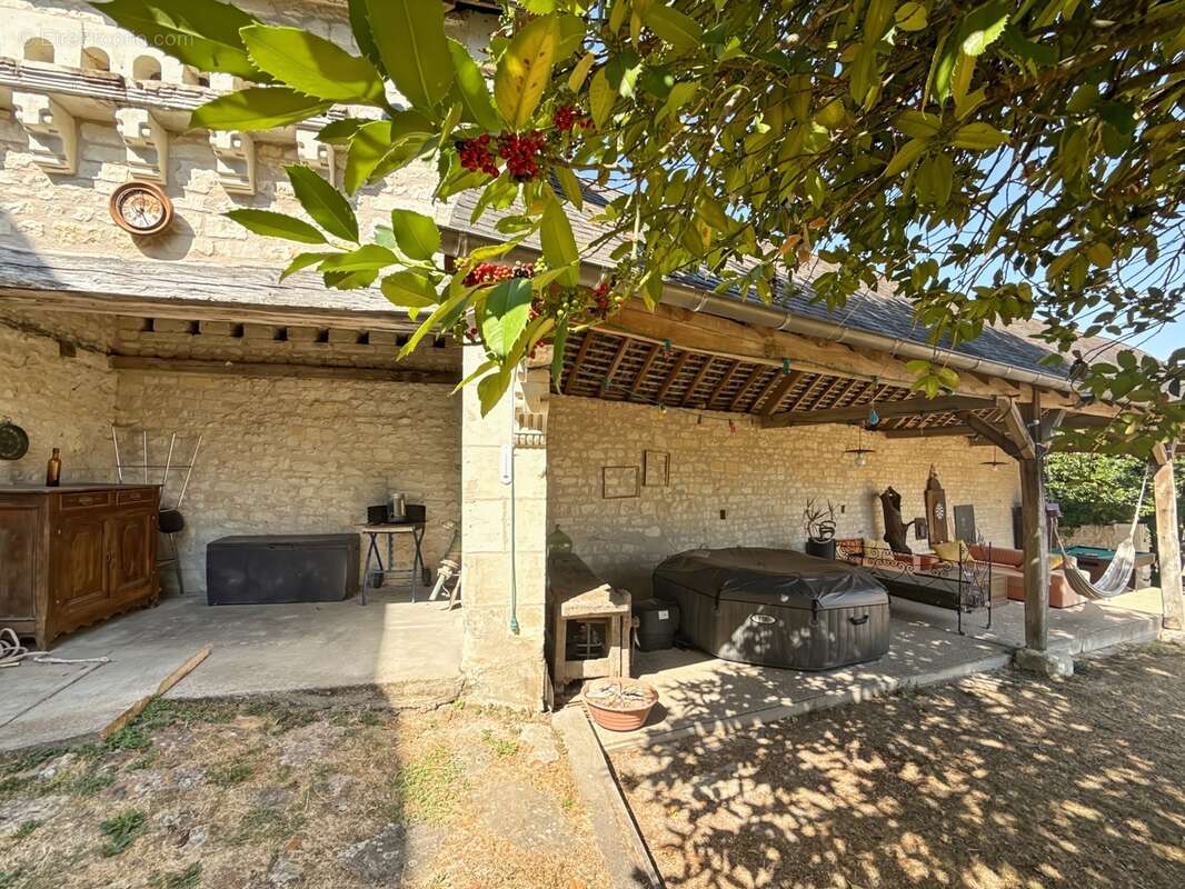 dept de la Vienne (86) Maison bourgeoise  à vendre 6 pièces COLOMBIERS (86) - photo 3