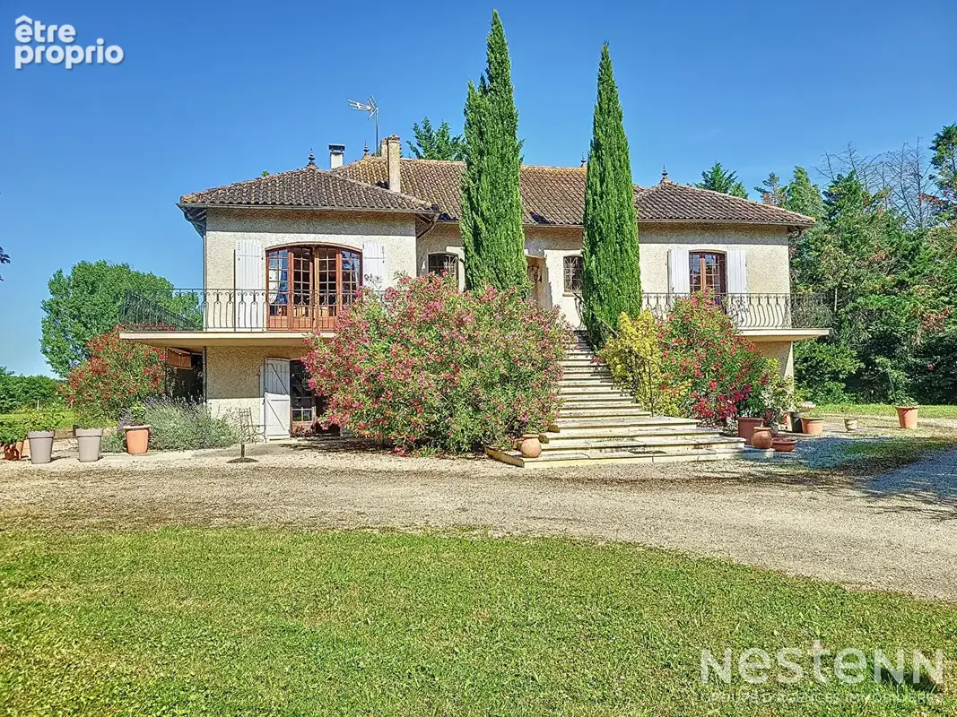 A Vendre Maison de 224 m² avec parc d'un hectare, dépendances et piscine à 10 minutes de Condom - photo 5