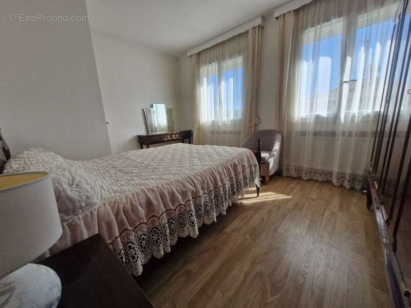 Maison de 100m² avec 4 chambres et beau terrain plat de 1382m² et possibilite de division parcellaire sur secteur tres calme a u - photo 14