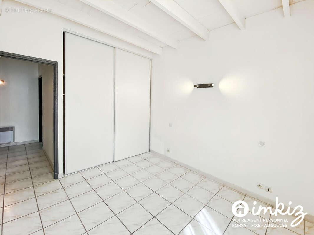 Maison de ville Aigues-Mortes - 3 chambres, garage - photo 8