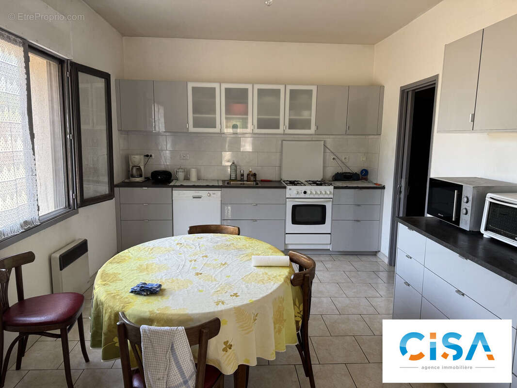 Commerce à VERNEUIL-EN-HALATTE