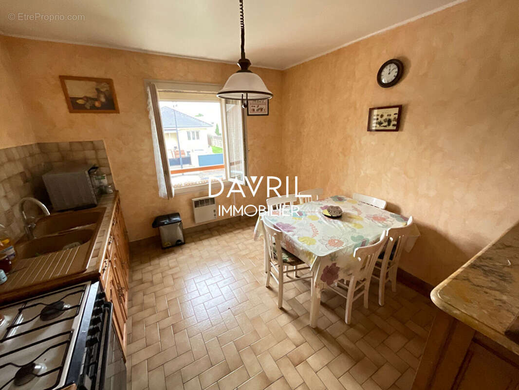 Maison à MAURECOURT