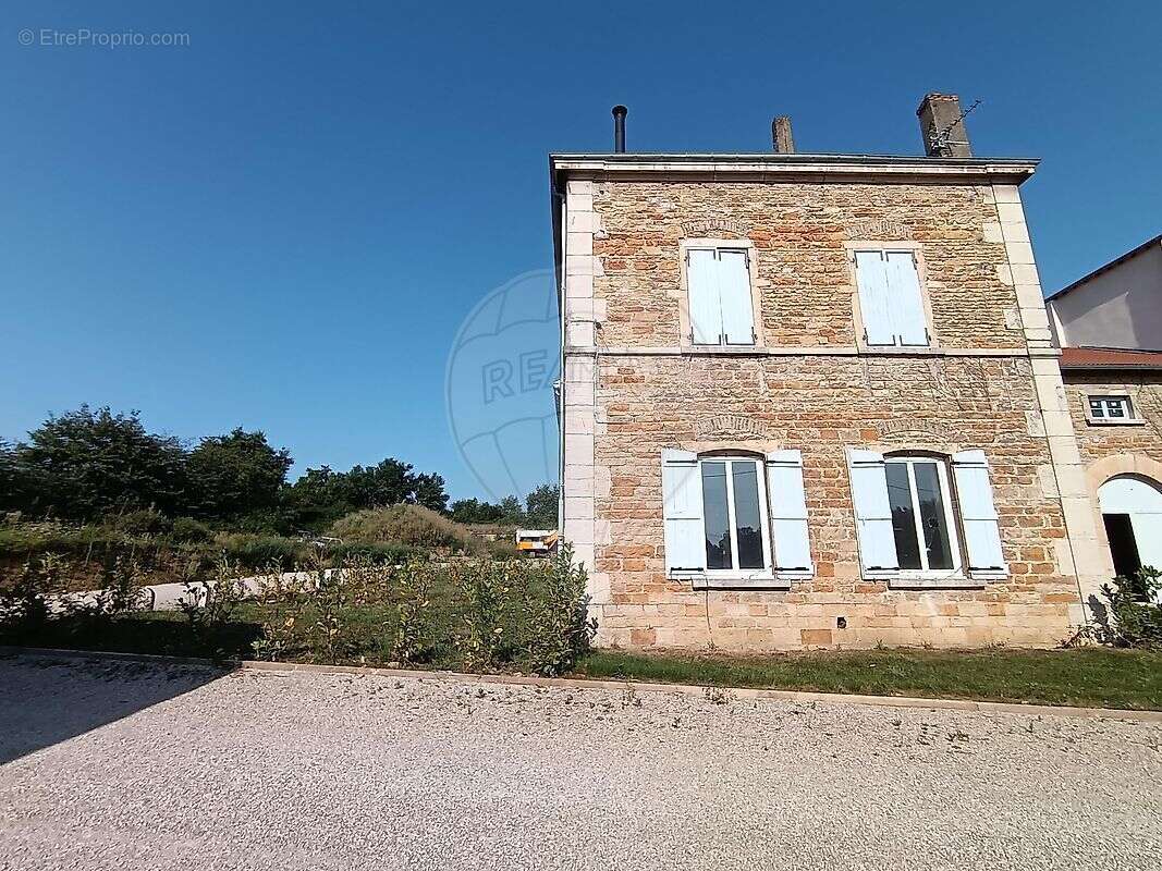 Appartement à CRECHES-SUR-SAONE