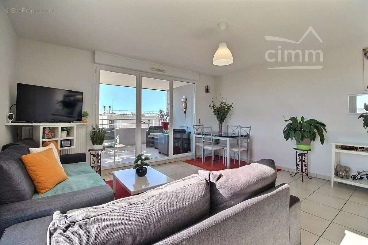 Appartement à JUVIGNAC