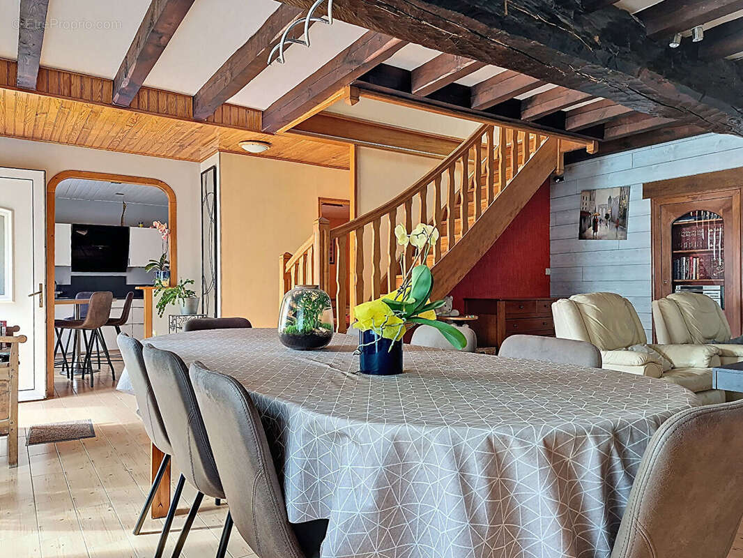 Maison Caro 8 pièce(s) 164 m2 - photo 2