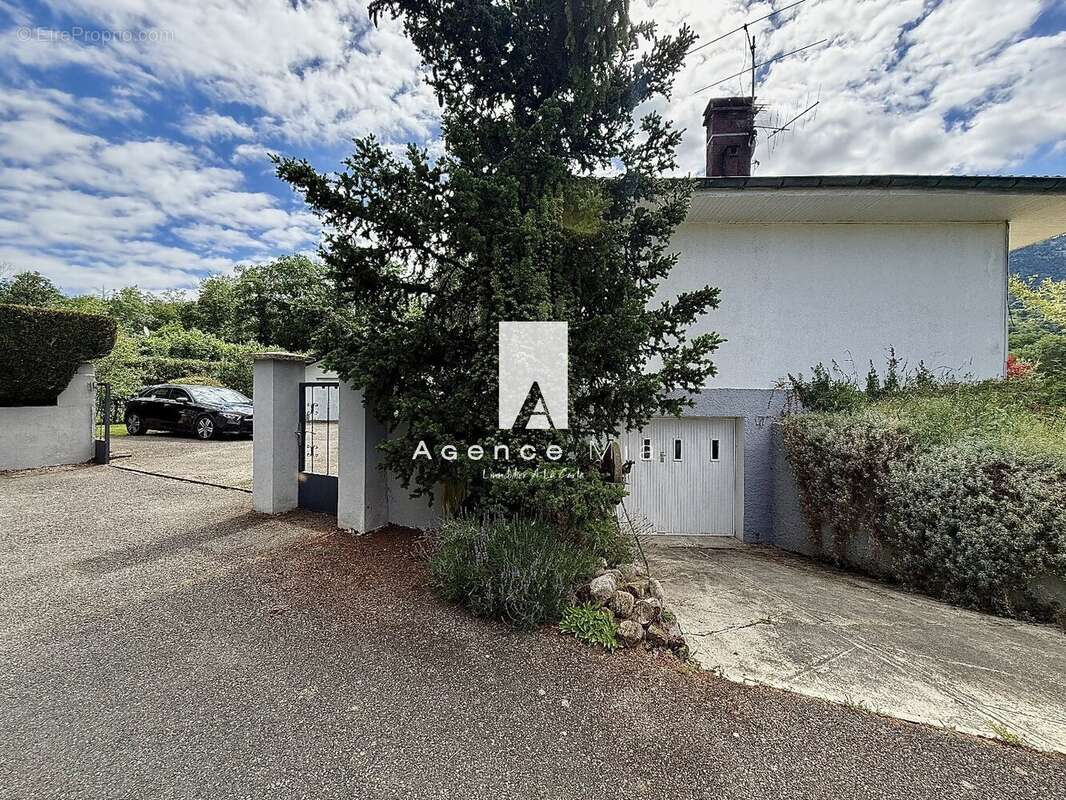 Maison à LYAUD