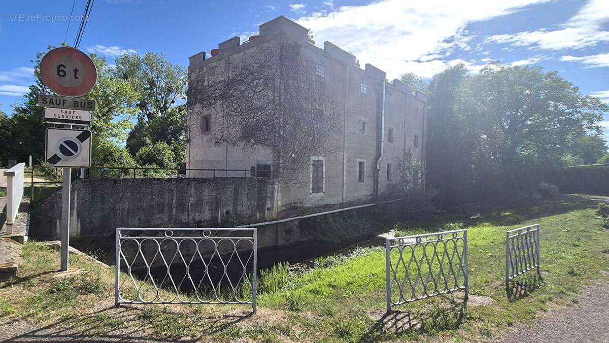 Superbe Ensemble Immobilier de 240 m² Style Champenois à Réhabiliter avec ses Greniers, Dépendances et 1 Logement Résidentiel de - photo 6