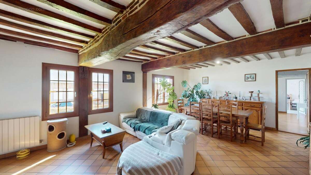 Maison à ESCLAVELLES