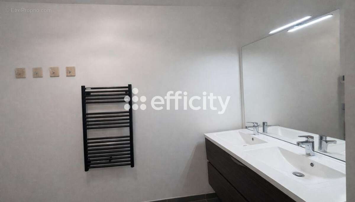 Appartement à ROUSSET
