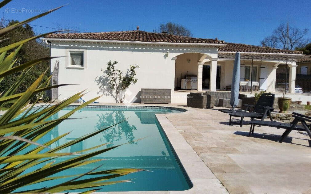 Maison 130 m² à Saint-Julien-De-Cassagnas  - photo 4