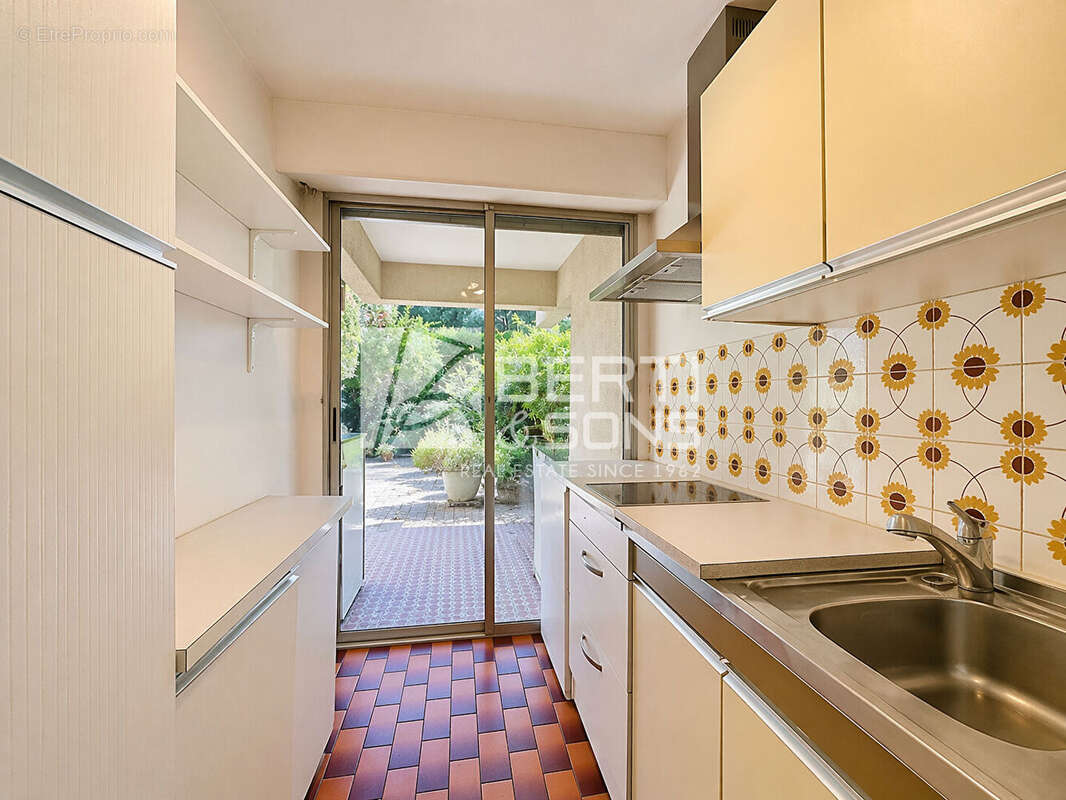 Appartement à MANDELIEU-LA-NAPOULE