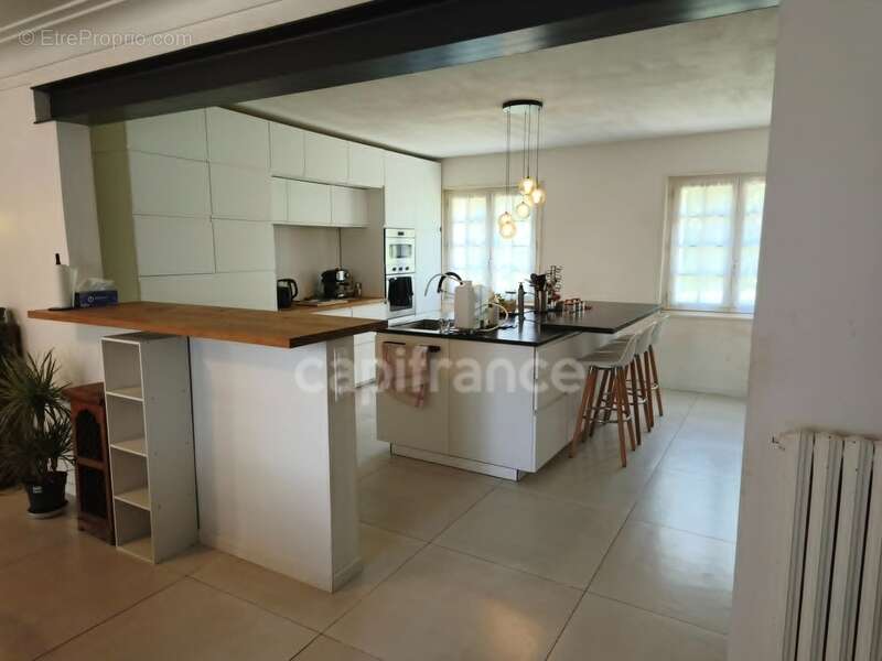 Propriété de caractère avec énorme potentiel + terrain 2200 m2 - photo 5
