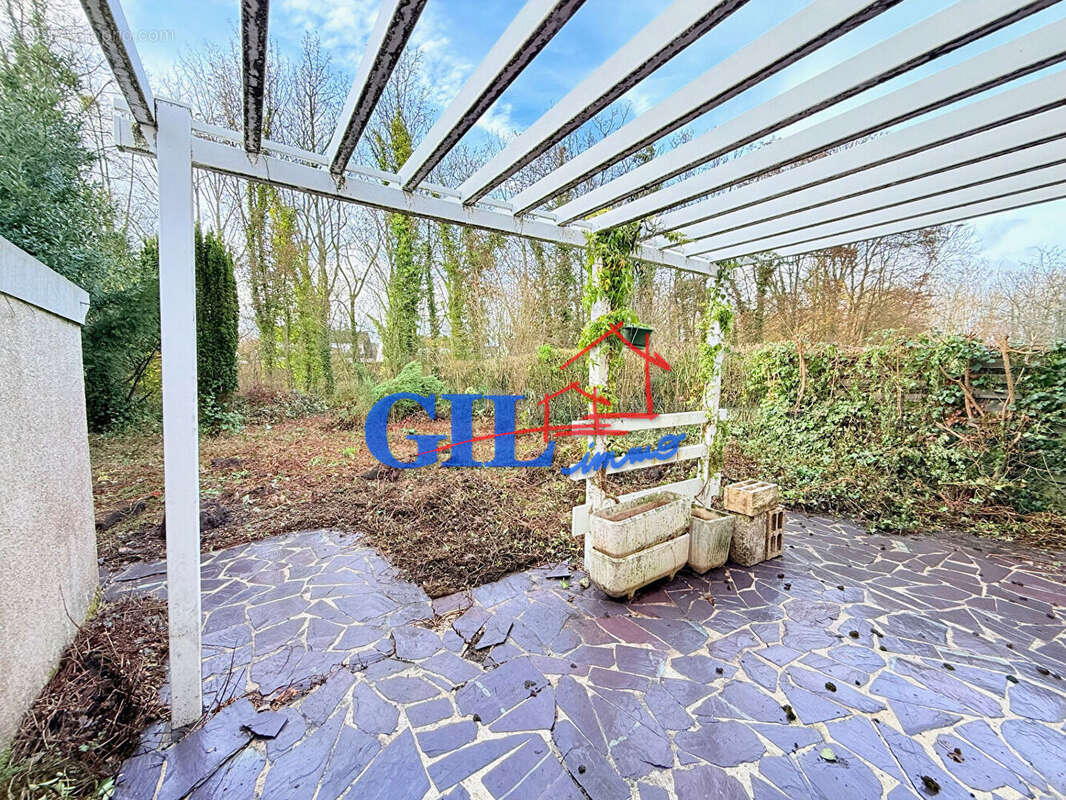 Maison à SAVIGNY-LE-TEMPLE