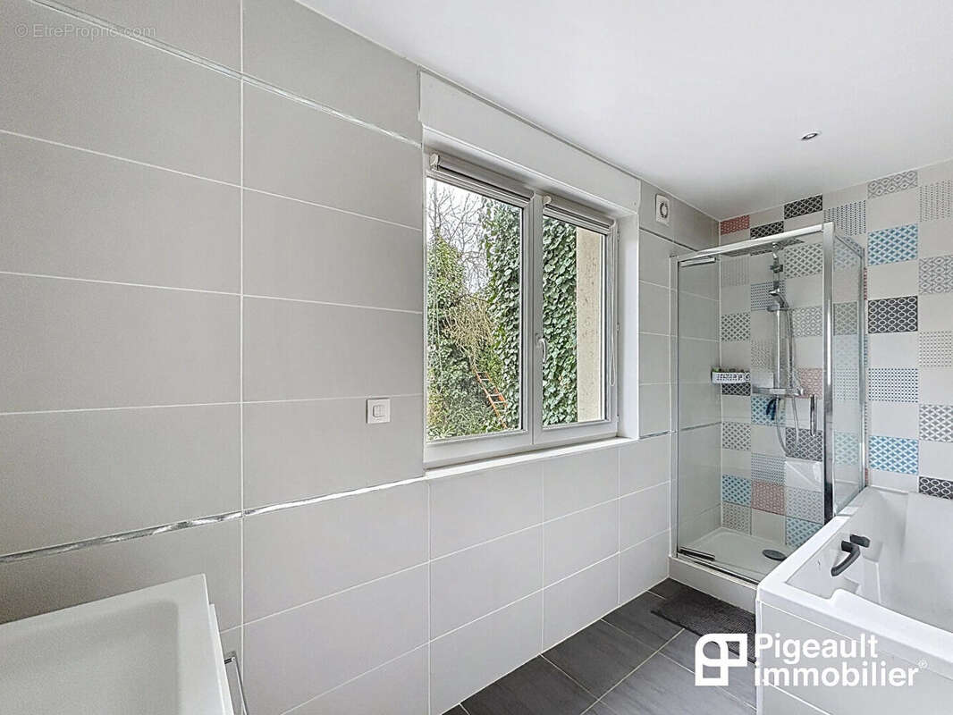 Maison T7 à vendre - 5 chambres - Rennes - Sainte Thérèse - Jardin - photo 17