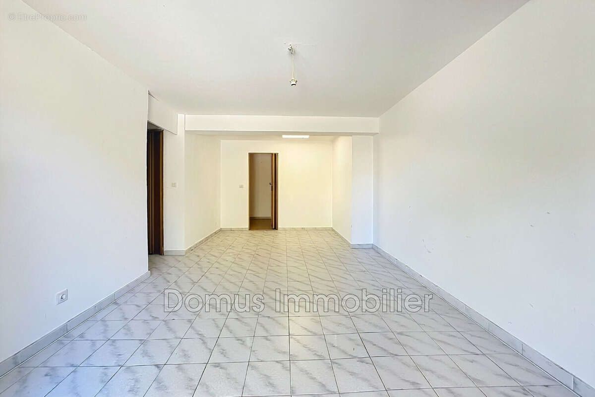 Appartement à CHATEAUNEUF-DE-GADAGNE