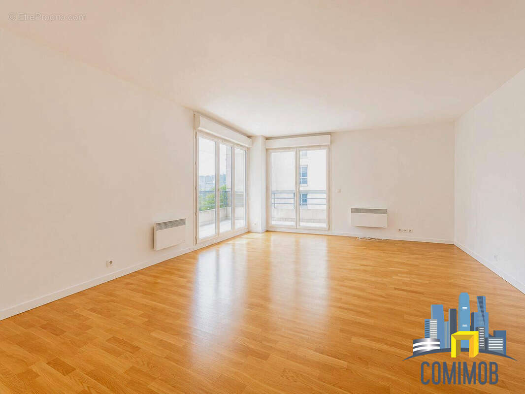 Appartement à COURBEVOIE