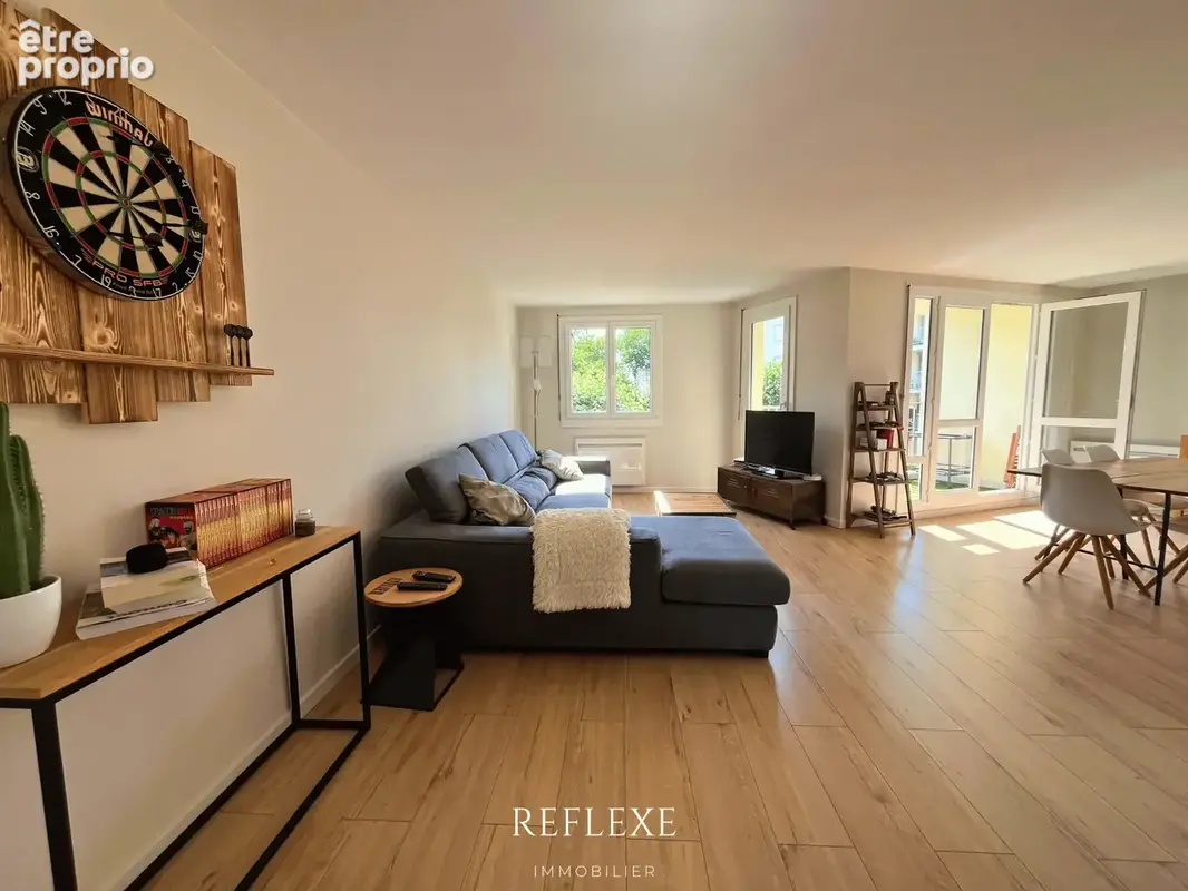 Appartement T4 rénové 80 m2 avec cave et garage - Résidence prisée Le Colysée - Besançon - photo 2