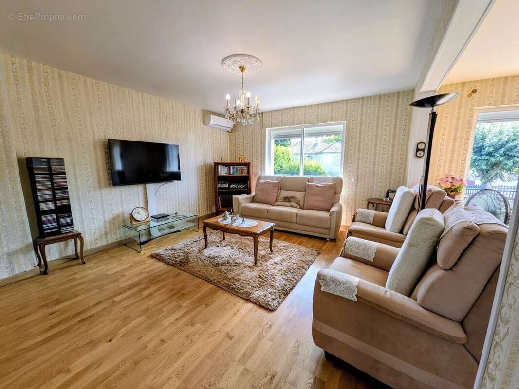 Maison 5 chambres – Commodités à pied ! - photo 4