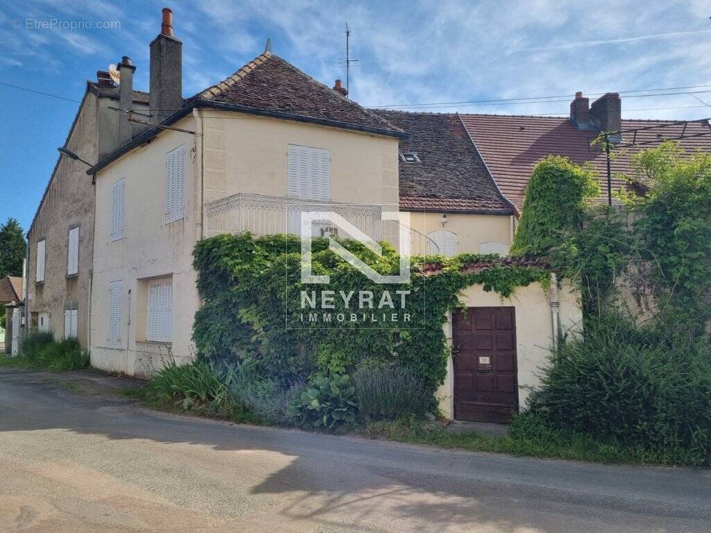 Maison à PARIS-L&#039;HOPITAL