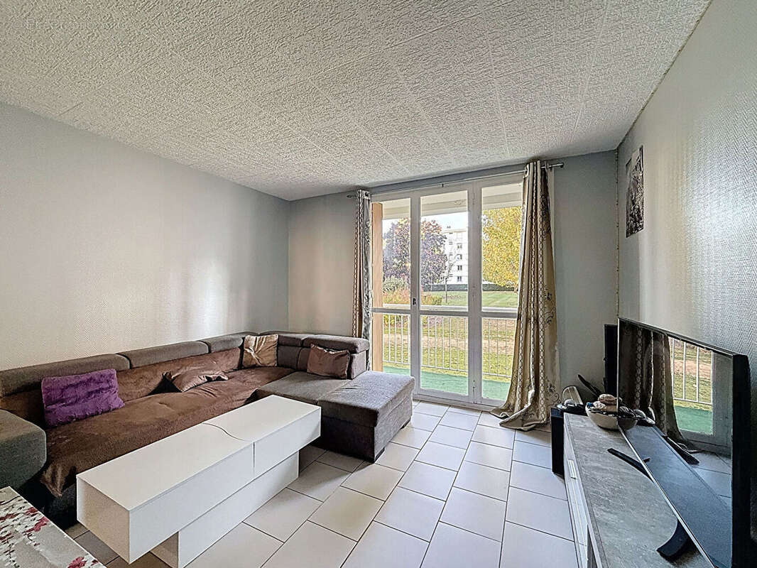 Appartement T2 de 45 m²  - Joué-lès-Tours - photo 2
