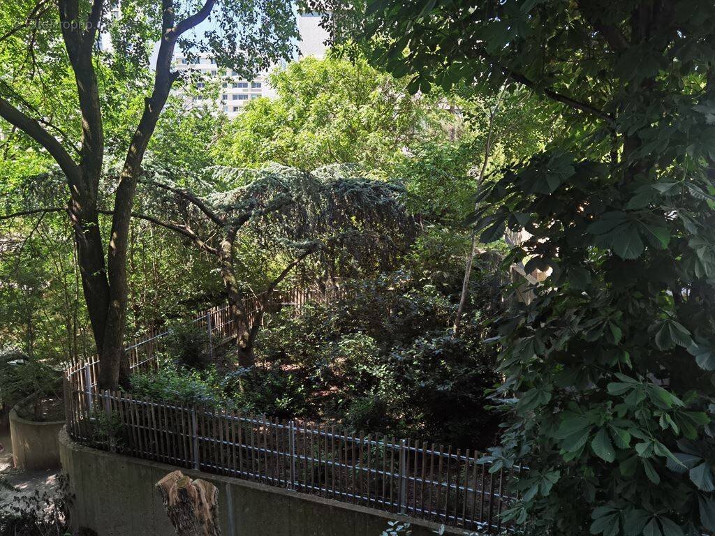 Appartement à PARIS-20E