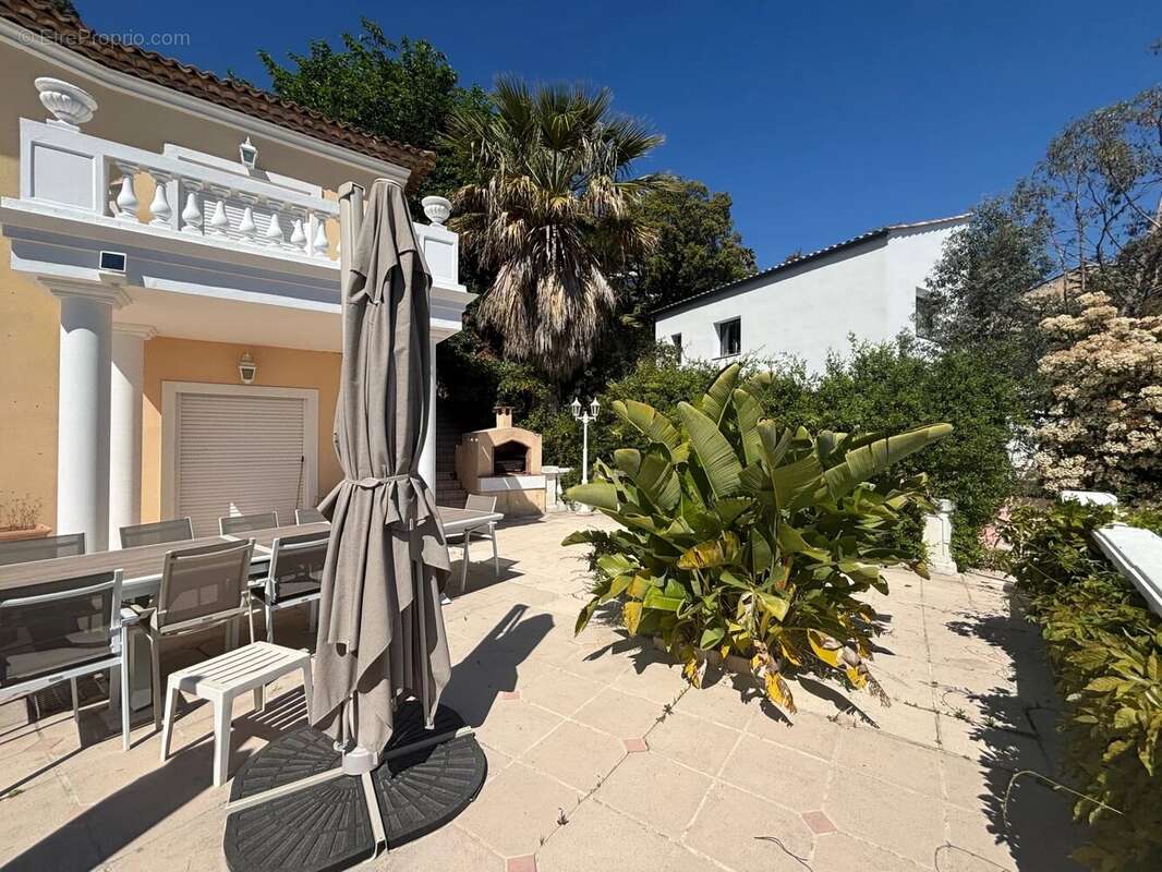 Maison à MANDELIEU-LA-NAPOULE