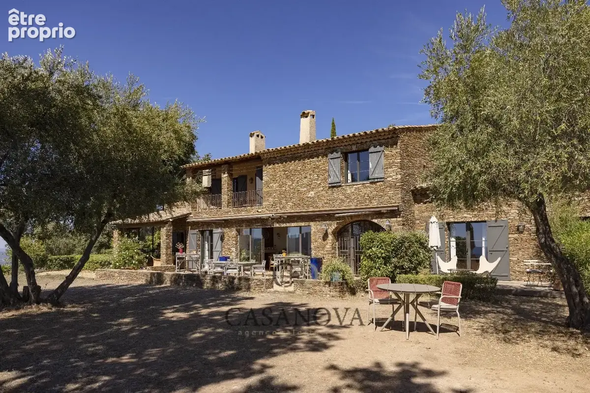 Golfe de Saint Tropez - Domaine de 5 hectares avec bastide, maison de gardien, piscine et vue panoramique à La Garde-Freinet - photo 6