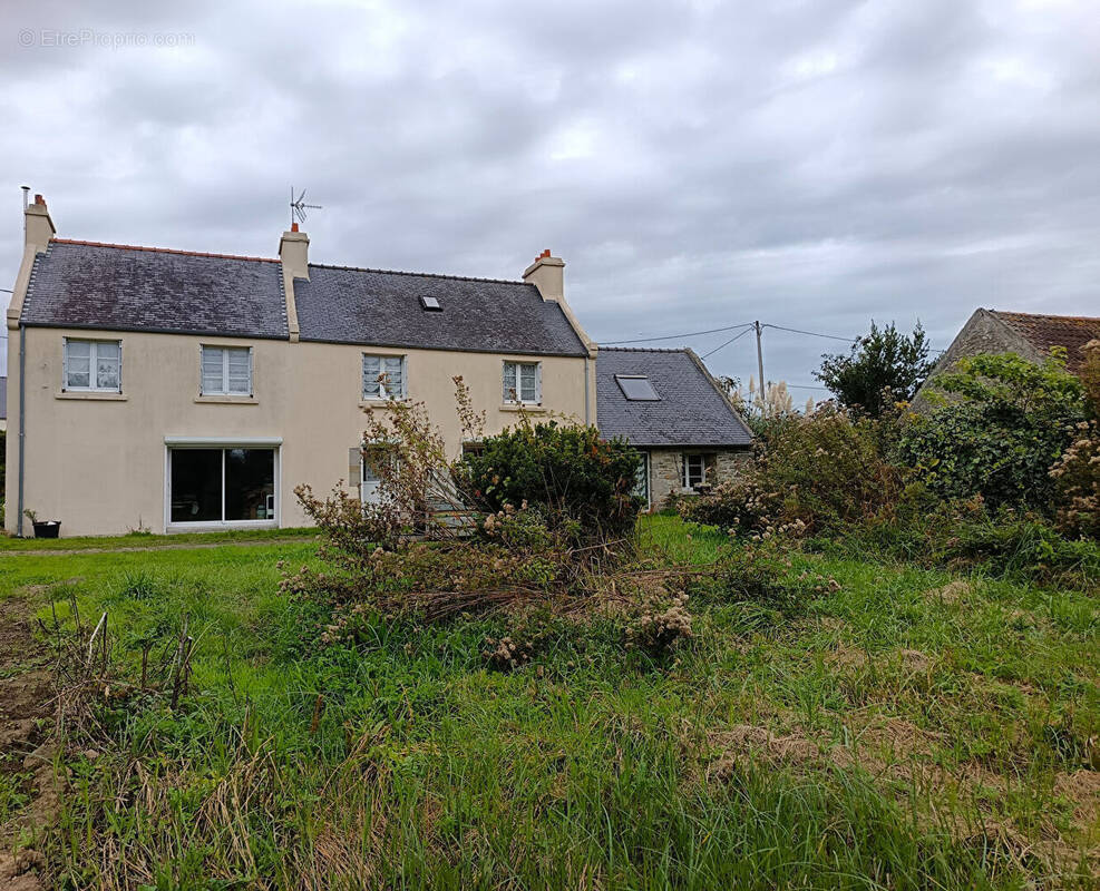 Maison à PLOUGUERNEAU