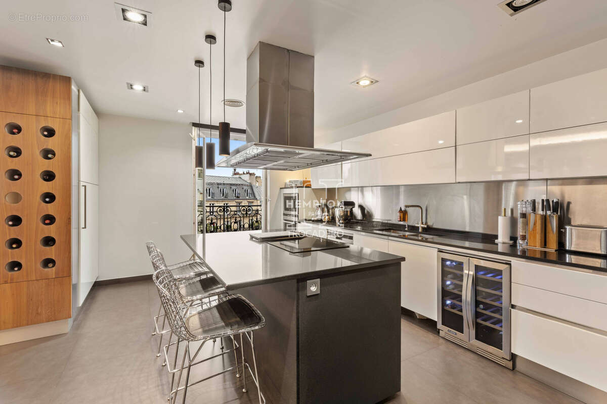 Appartement à PARIS-8E