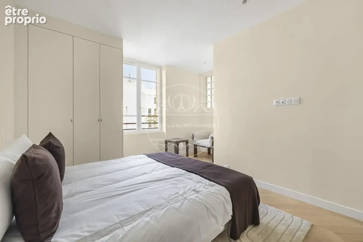 Superbe pied à terre à Paris 8ème ! - photo 3