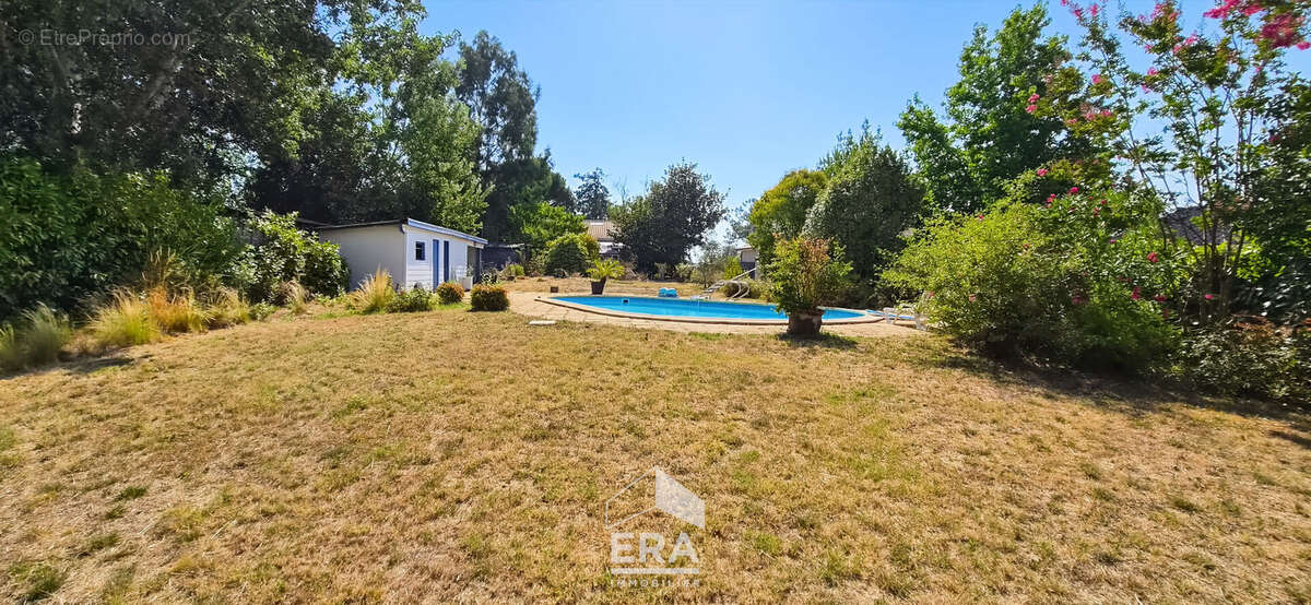 LE TAILLAN MEDOC - Terrain à bâtir en 2e ligne - 716m² - Libre de constructeur - photo 2