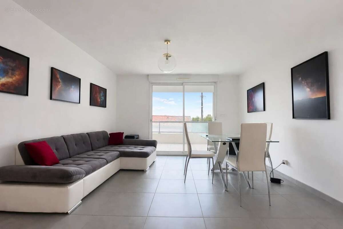 Appartement à MARSEILLE-8E