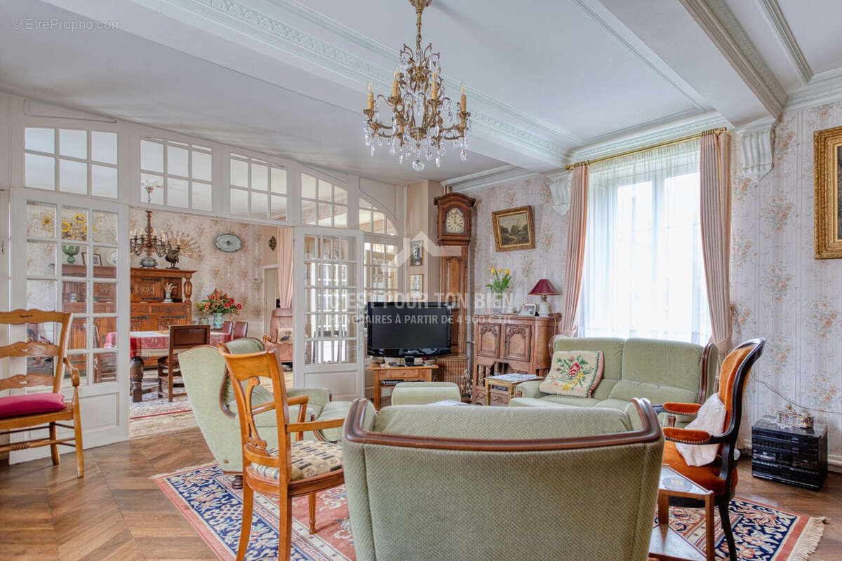 Maison à PAS-EN-ARTOIS