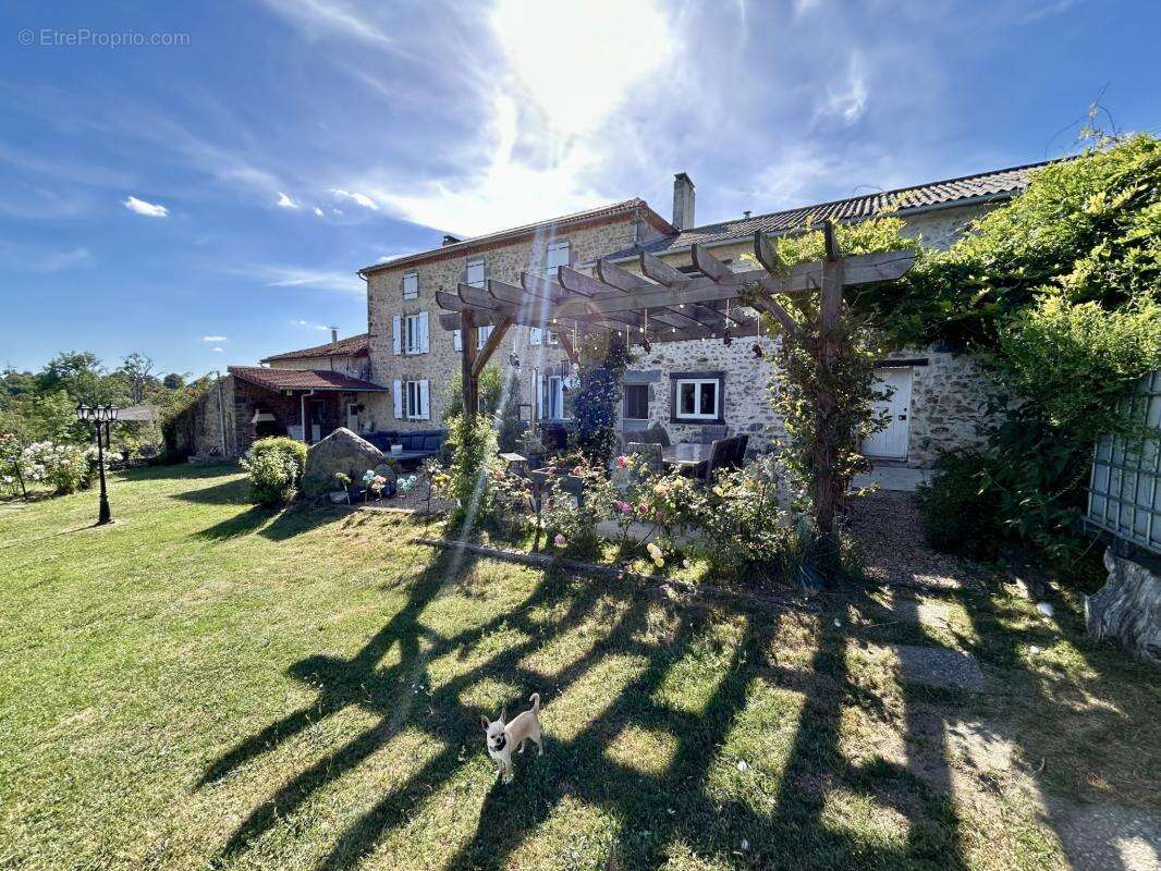 Domaine d'Exception de 17 Hectares, 4 chambres, 251m2 - gara - photo 18