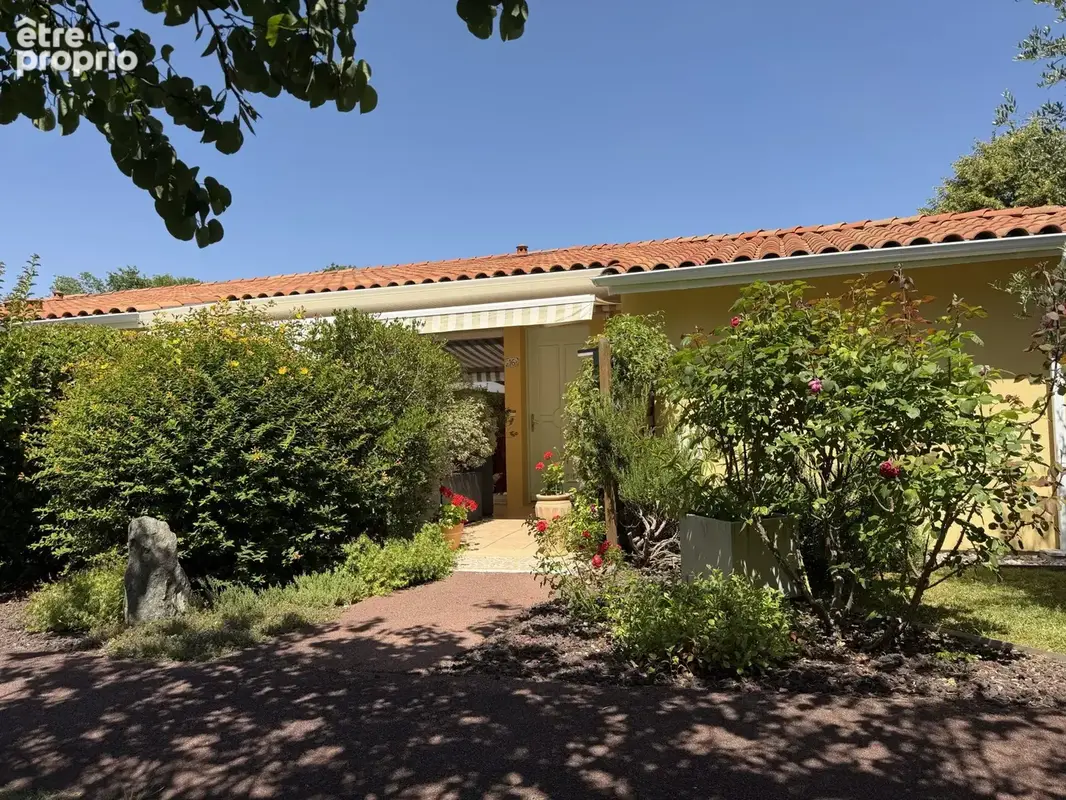 Laurent BERGER viager. Laurent BERGER agent immobilier Saintes. Laurent BERGER agent immobilier Saujon. - Maison à MEURSAC