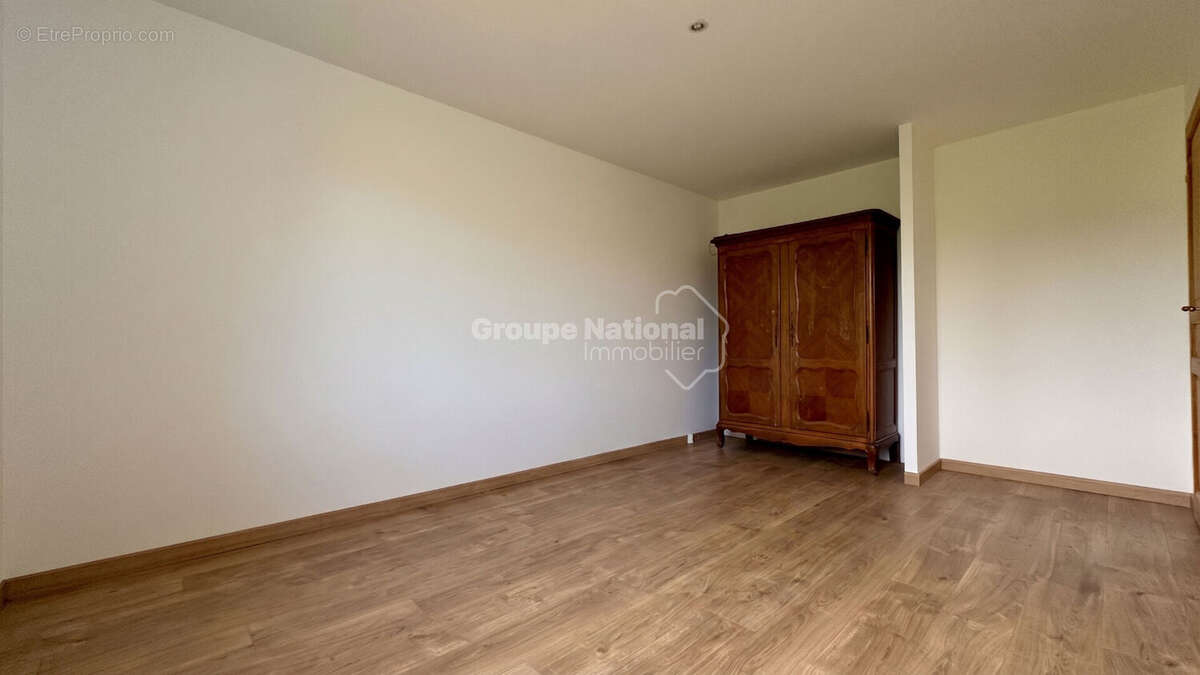 Maison familiale P7 de 213 m² avec piscine - Secteur Mas du Boudan - photo 9