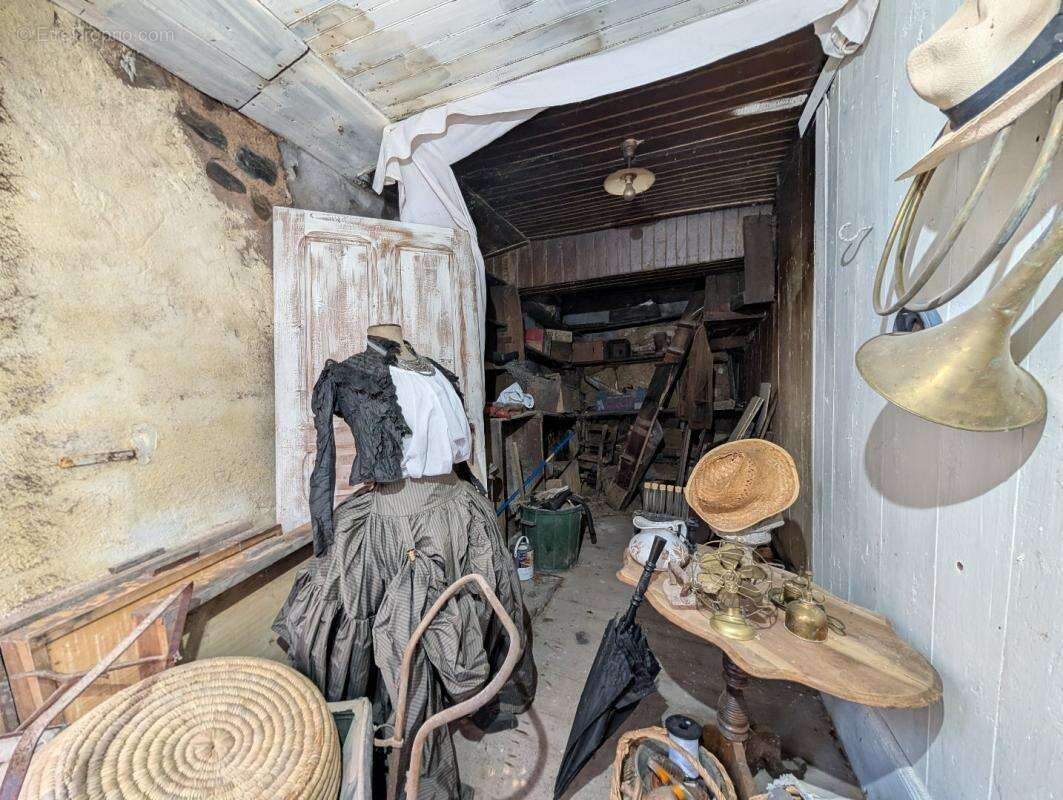 Maison à VILLECOMTAL