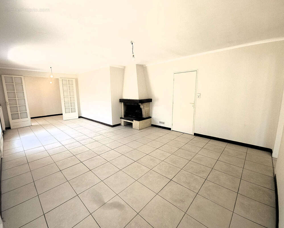 Colomiers - Plain-pied de 142 m², 4 chambres, terrain clos de 1 137 m² - photo 2